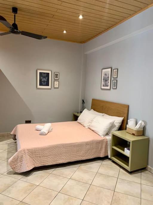 Beautiful Apartment Athens Keramikos Bagian luar foto