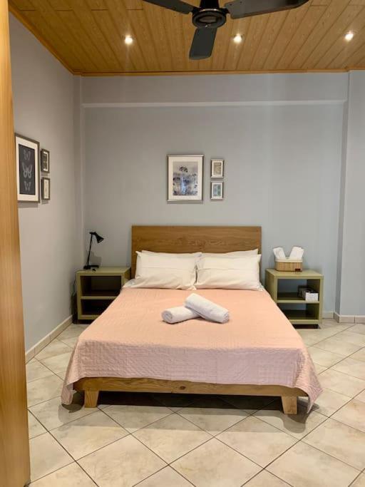 Beautiful Apartment Athens Keramikos Bagian luar foto