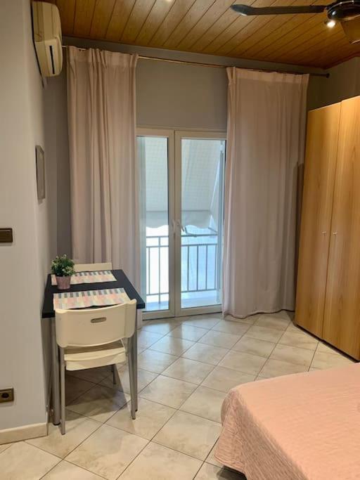Beautiful Apartment Athens Keramikos Bagian luar foto