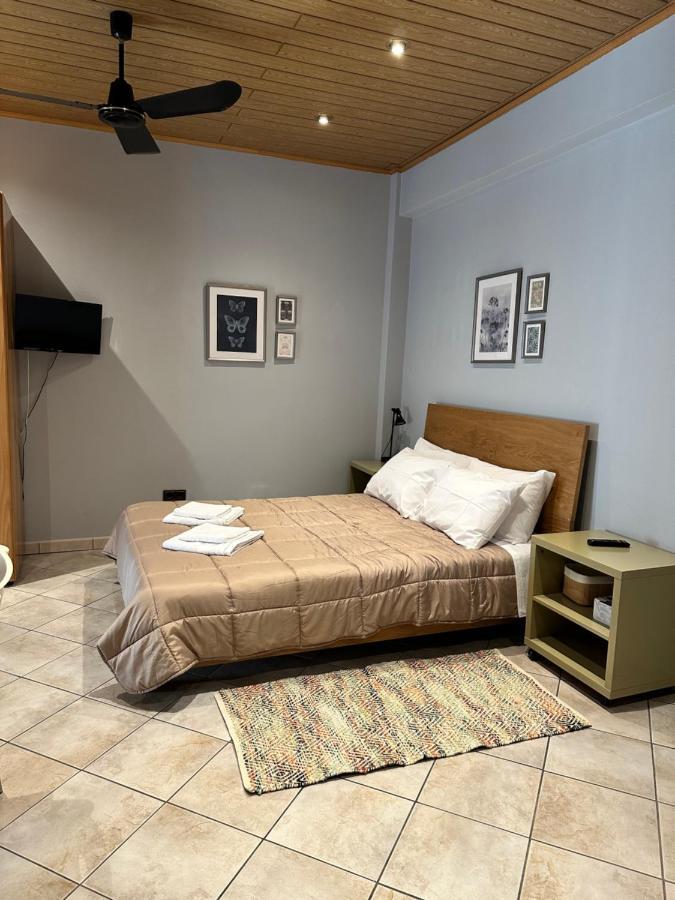 Beautiful Apartment Athens Keramikos Bagian luar foto